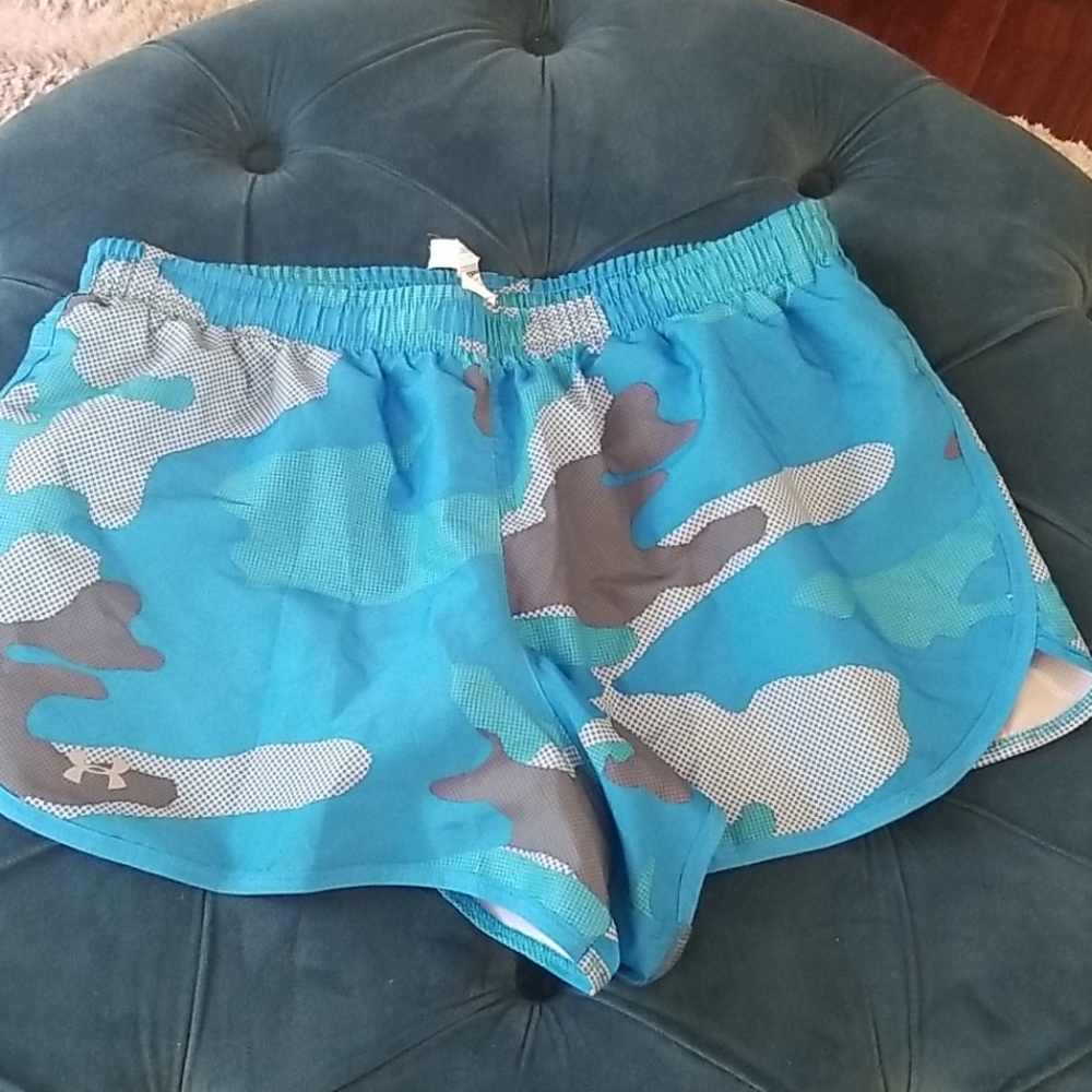 Womens UA camo shorts